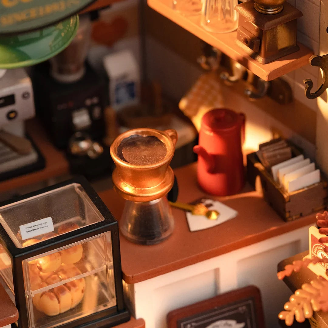 Rolife DIY Miniature House - Flavory Cafe DG162