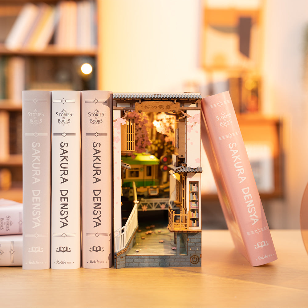 Rolife DIY Book Nook Kit - Sakura Densya TGB01
