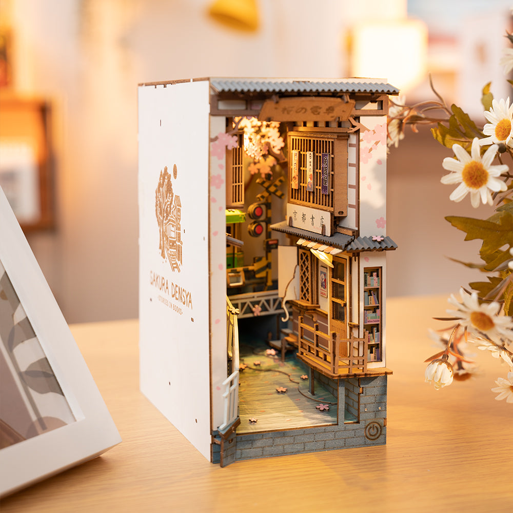 Rolife DIY Book Nook Kit - Sakura Densya TGB01
