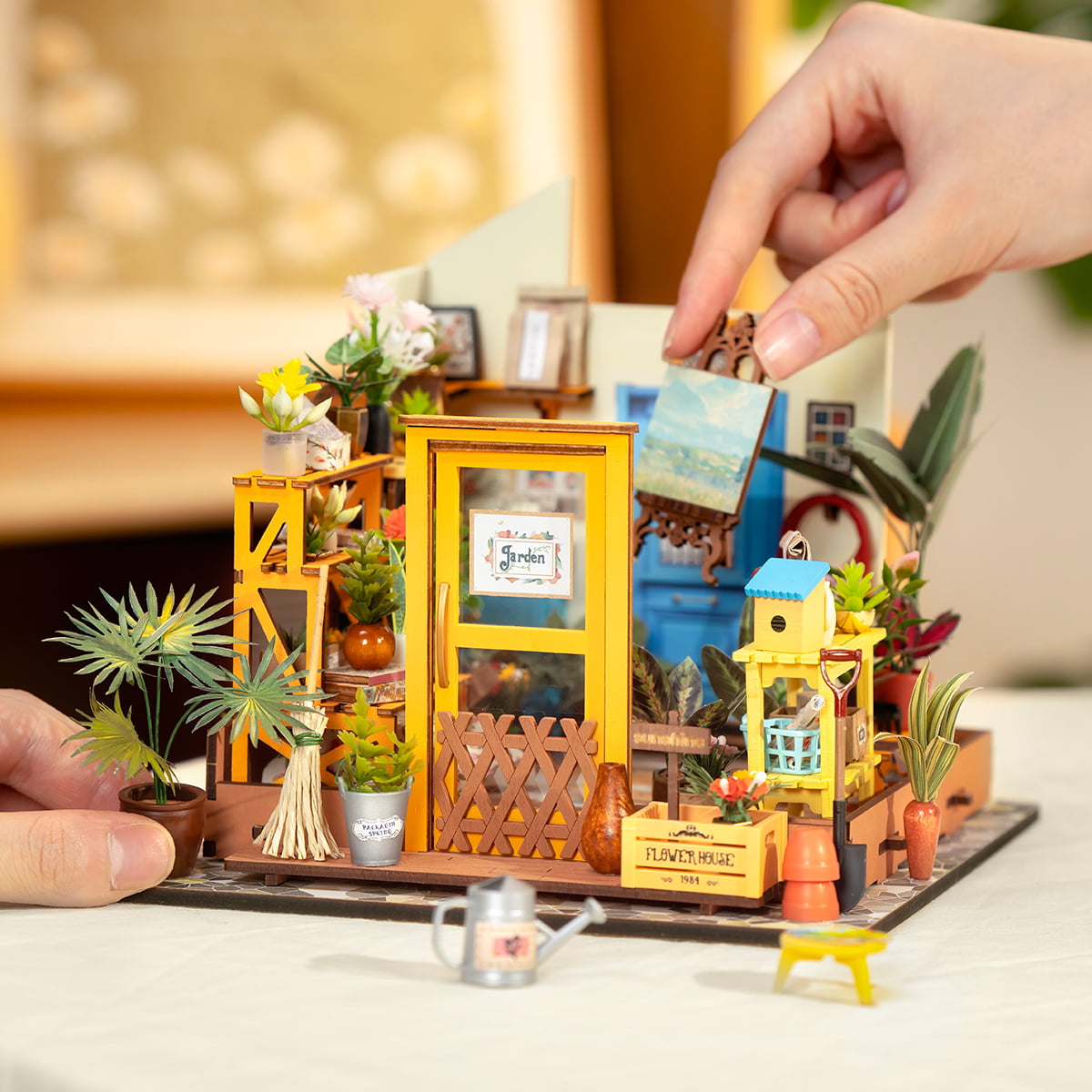Rolife DIY Miniature House - Cathy's Flower House DG104