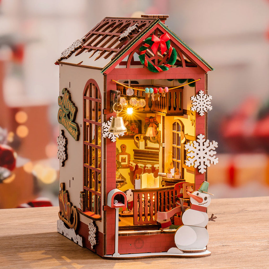 Rolife DIY Book Nook Kit -  Christmas Indoor Scene TGC07