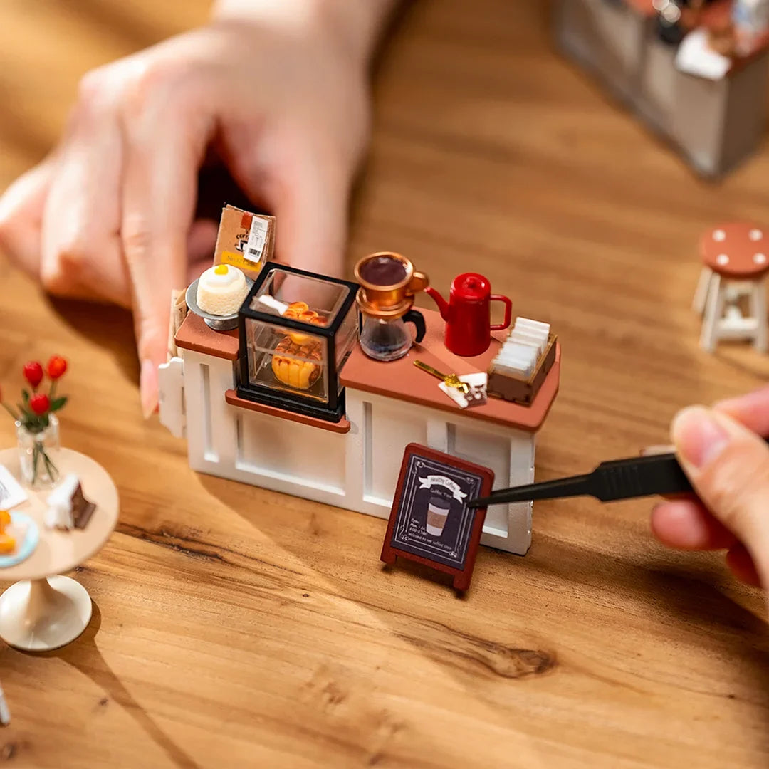 Rolife DIY Miniature House - Flavory Cafe DG162