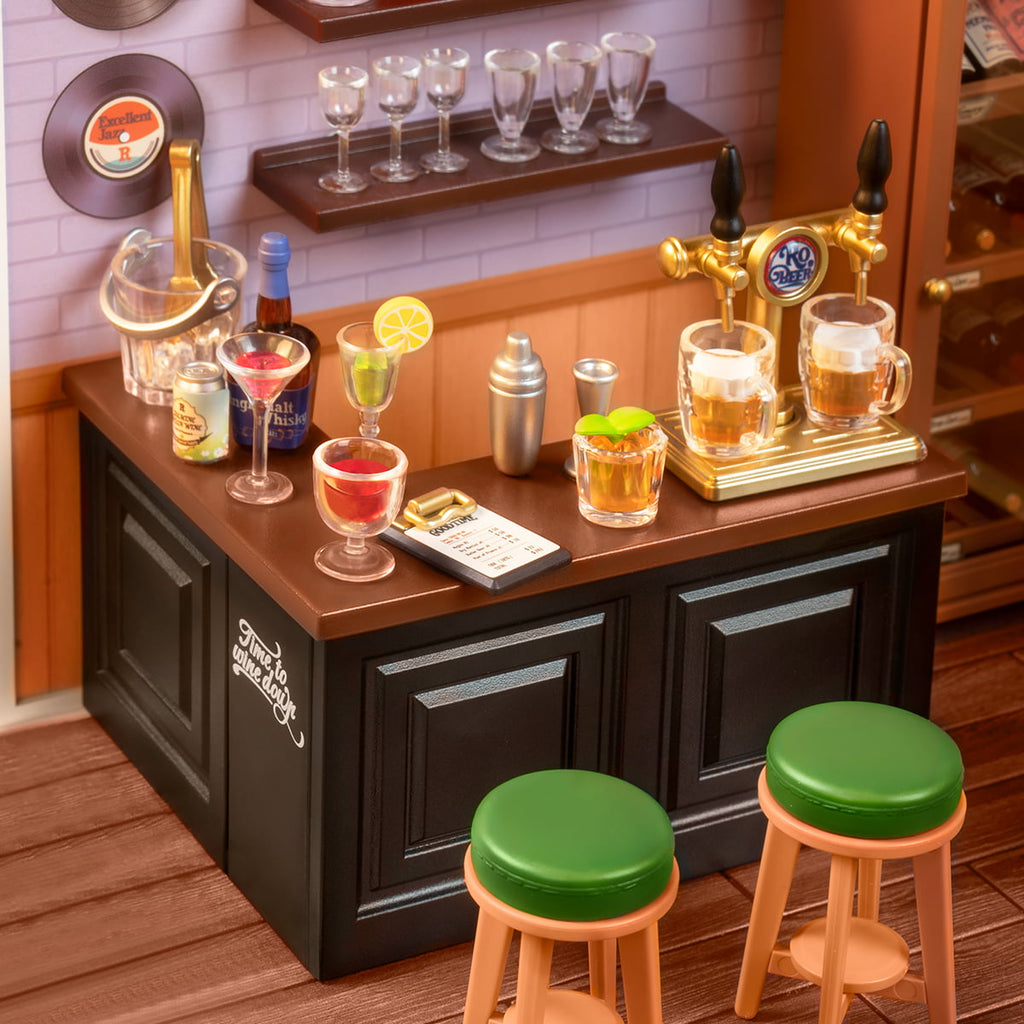 Rolife Leisurely Cheers Bar Super Creator Miniature House DW012