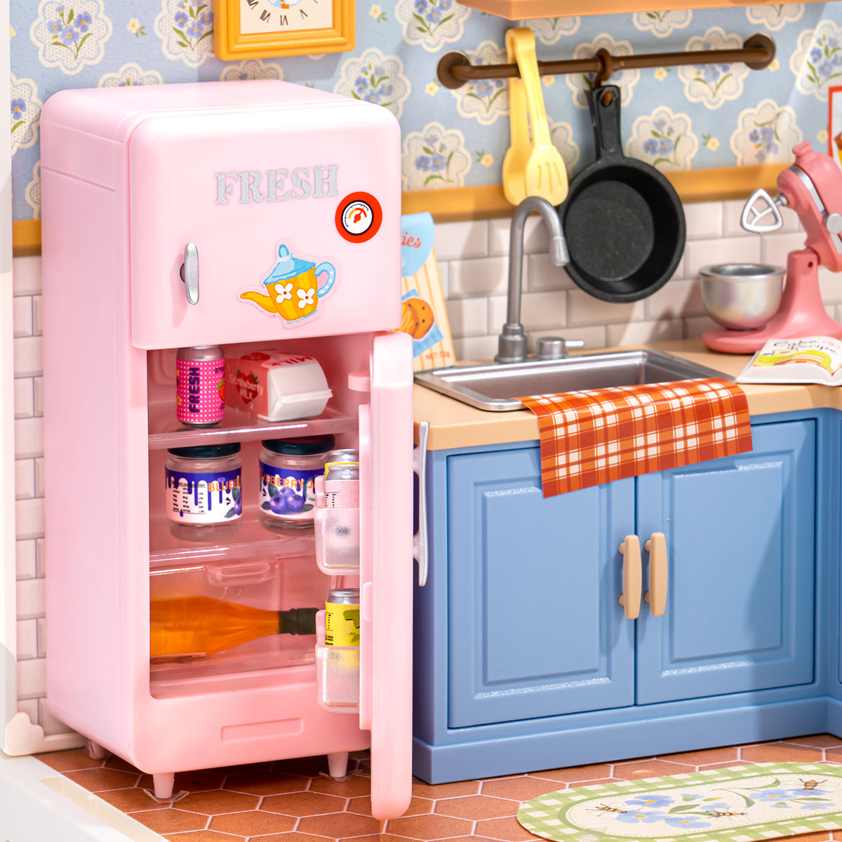 Rolife Homely Baking Kitchen Mini Super Creator DIY Miniature House DWS08B