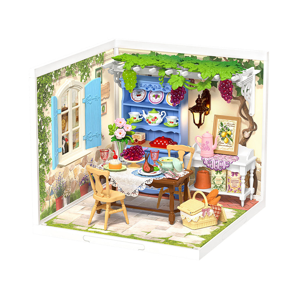 Rolife Midsummer Dream Yard Super Creator Miniature House DW025