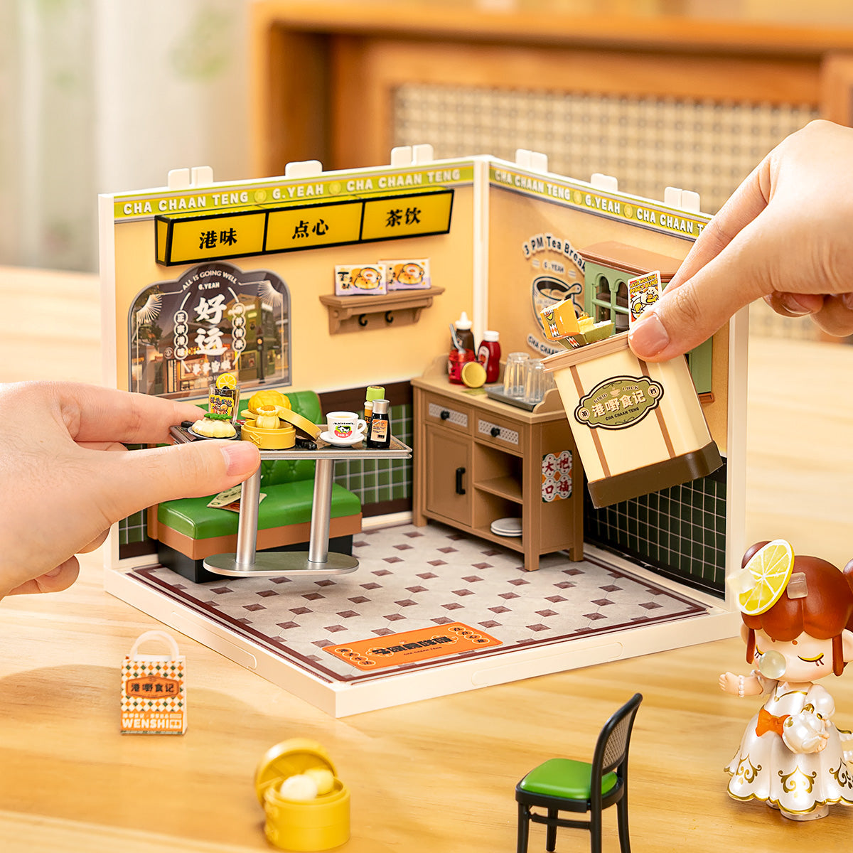 Rolife Hong Kong Bites Cafe Super Creator Miniature House DW021