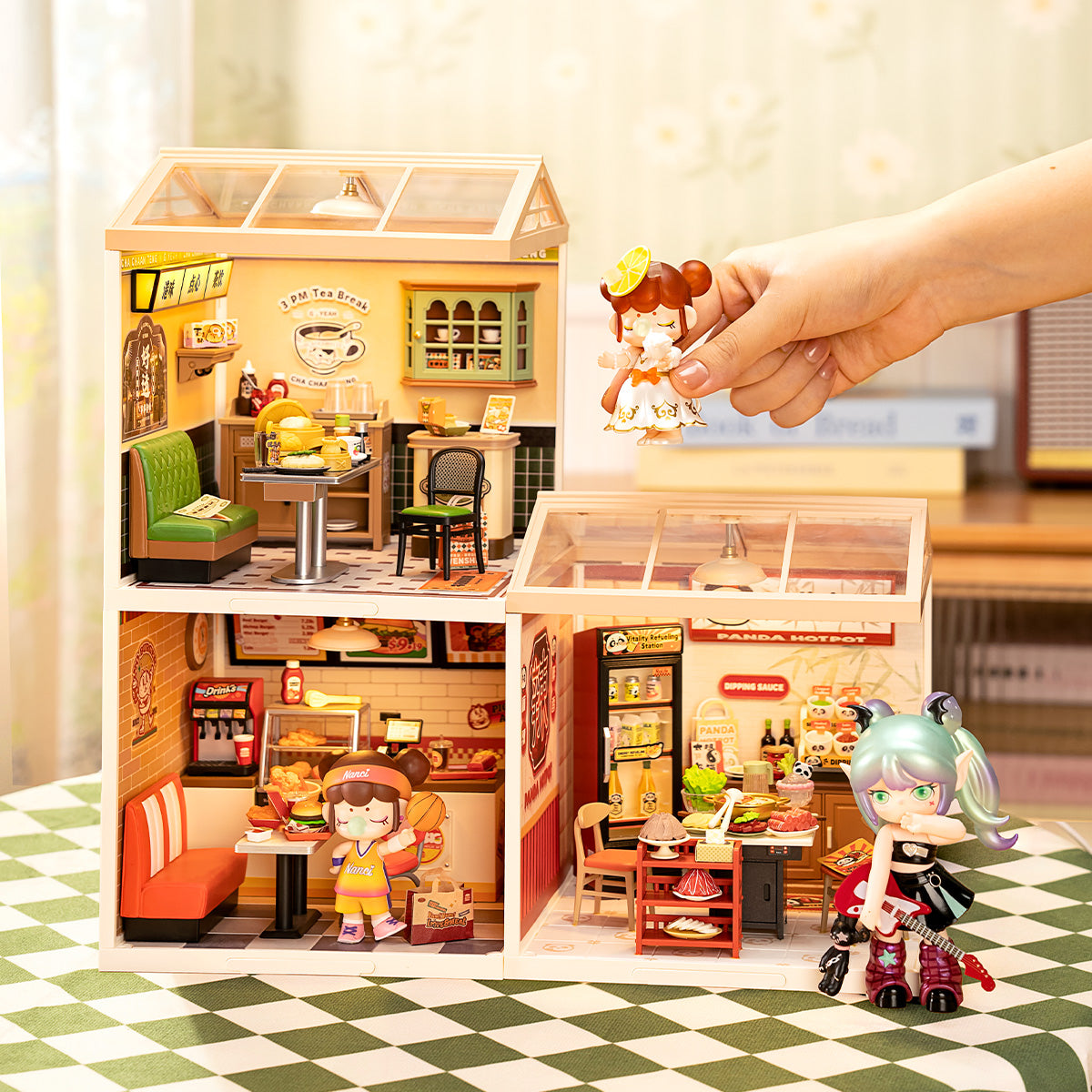 Rolife Hong Kong Bites Cafe Super Creator Miniature House DW021
