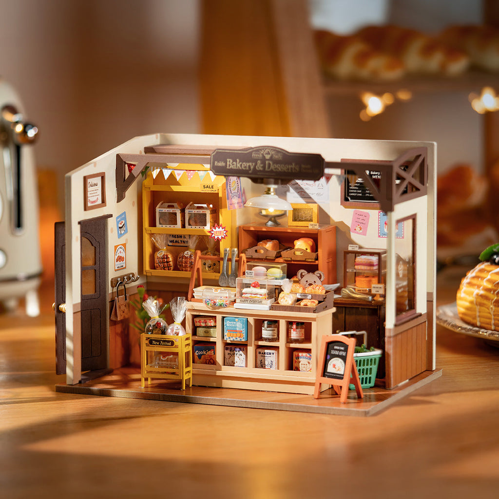 Rolife DIY Miniature House - Becka's Baking House DG161