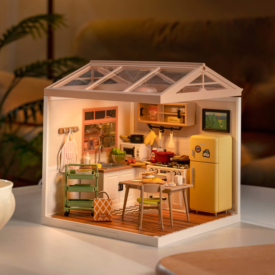 Rolife Happy Meals Kitchen  Super Creator Miniature House DW008