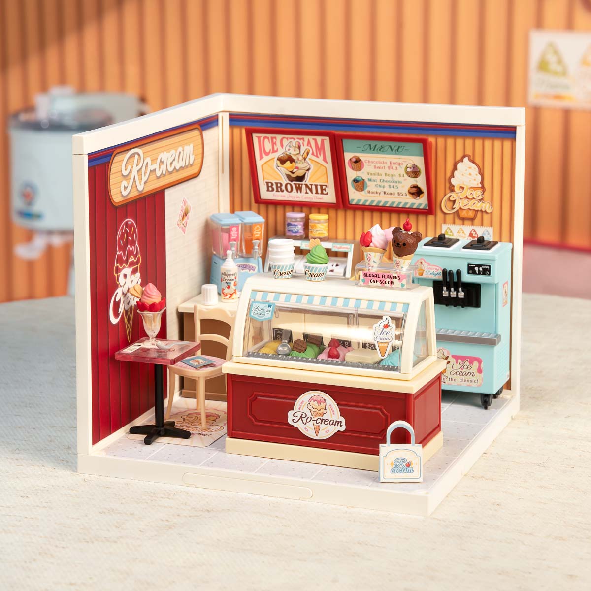 Rolife Flavorful Ice Cream Super Creator Miniature House DW018B