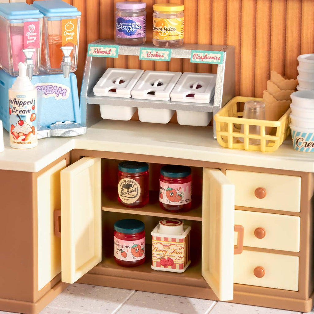 Rolife Flavorful Ice Cream Super Creator Miniature House DW018B